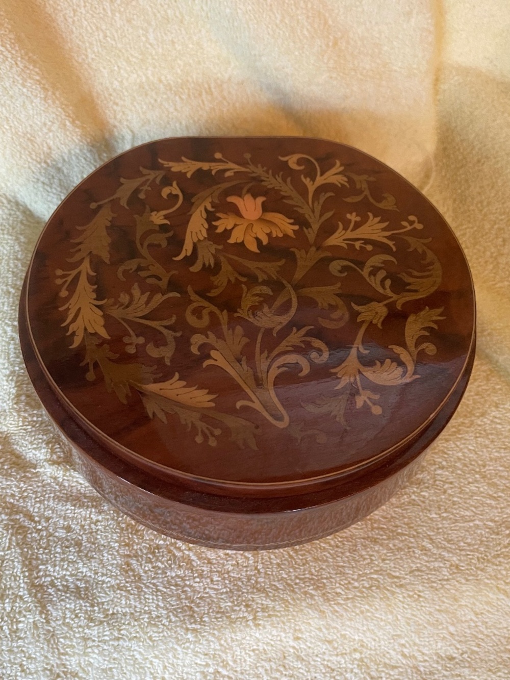 Italian Jewelry/Music box